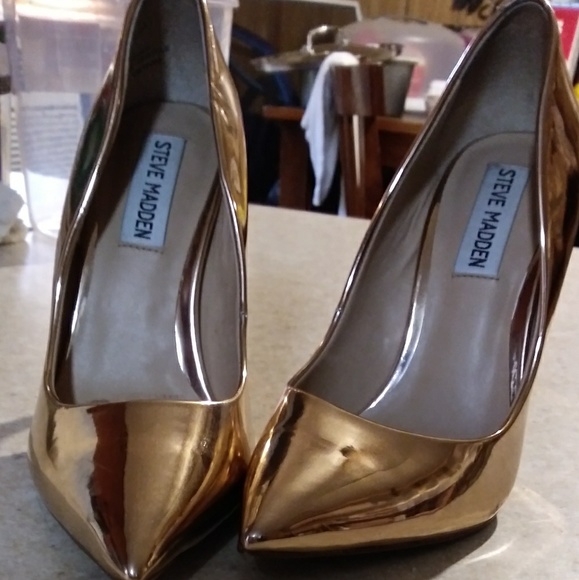 Heels - Picture 4 of 6